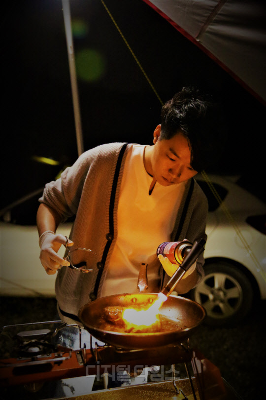 [Ŀ ÷] `ð衦`   丮